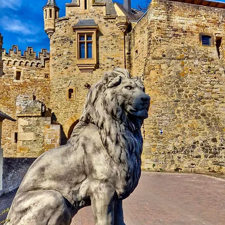 Schwarzer Kater شقة *